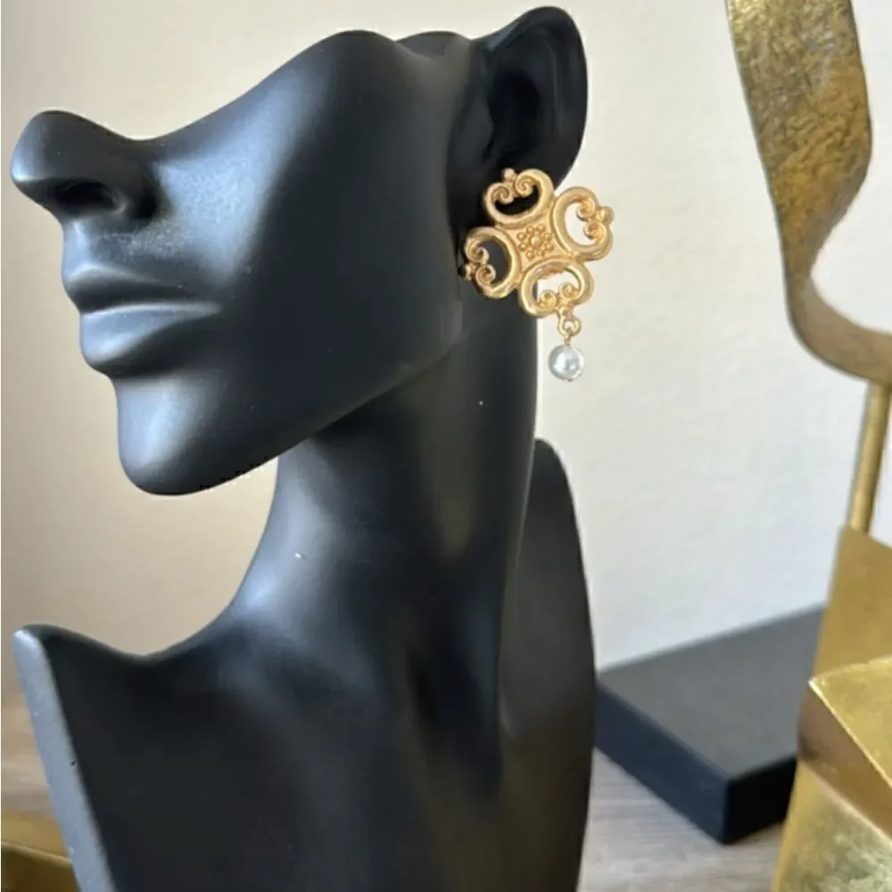 Vintage style earrings A762